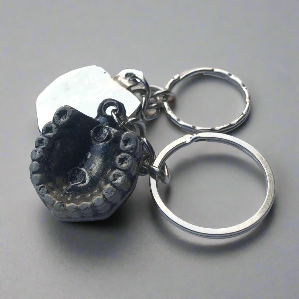 Denture_keyrings_antique - Pikku Gifts