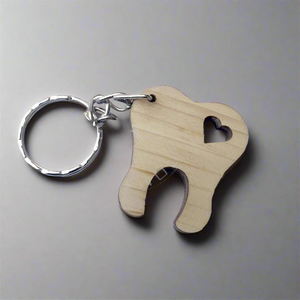 Laser-Cut-Wooden-Tooth-and-Heart-kering - Pikku Gifts