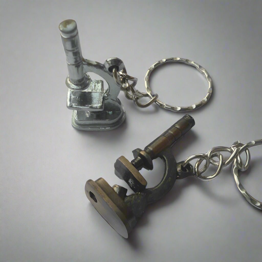 Miniature-Microscope-keychain - Pikku Gifts