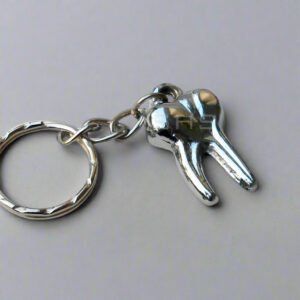 Tooth-keychain-simple-two-legs-for-dentists_89682b69-3c24-4da0-903e-5a2e05facddd - Pikku Gifts